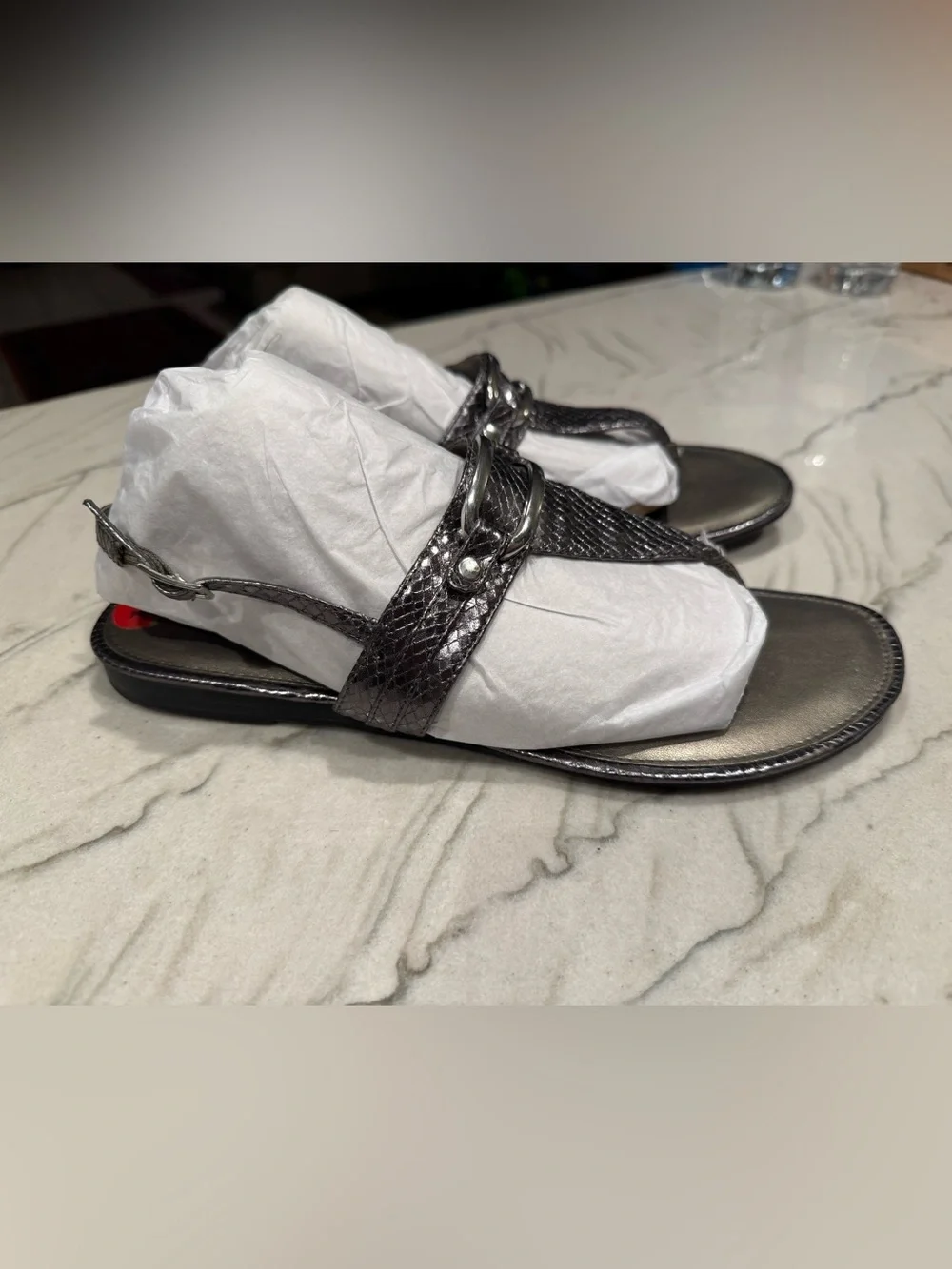 Bandolino Metallic Snakeskin T-Strap Sandals Size 10M Silver Black Buckle